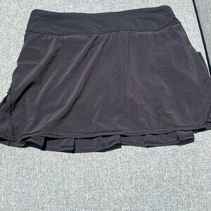 Lululemon black skirt size 6